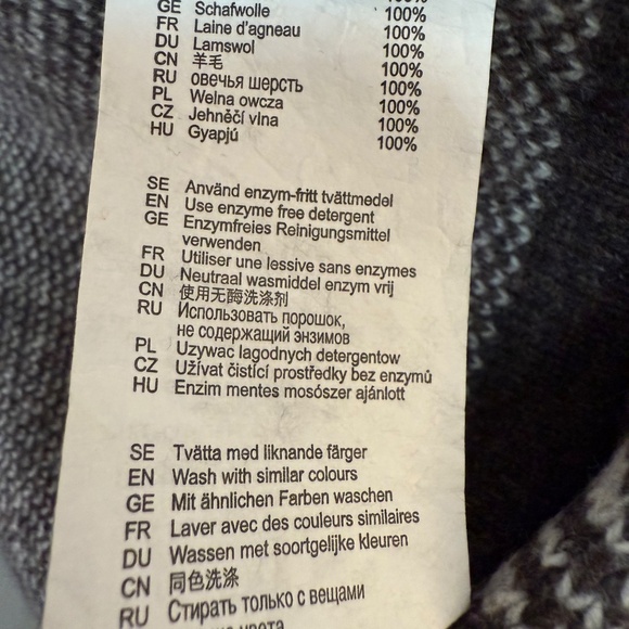 Fjällräven 100% Wool Scarf - Picture 8 of 9